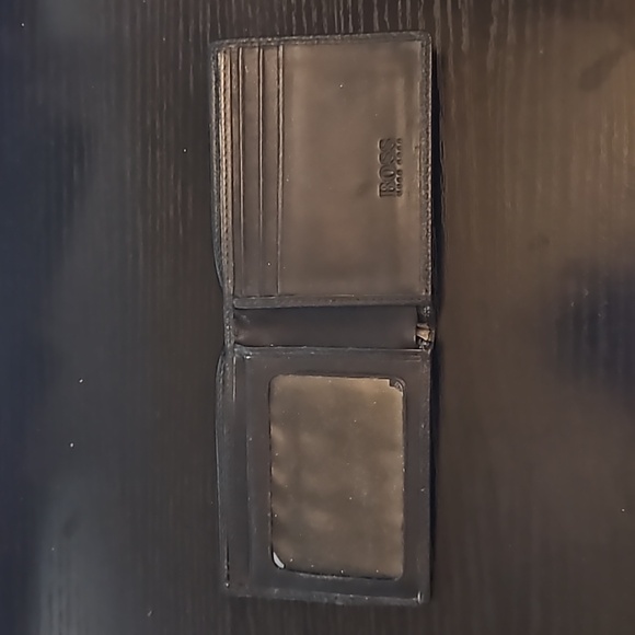 Hugo Boss Wallet - Picture 3 of 3